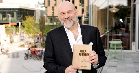 Billy Robinson remporte le Prix d’excellence de l’ALQ – Un ambassadeur remarquable pour la profession de libraire-